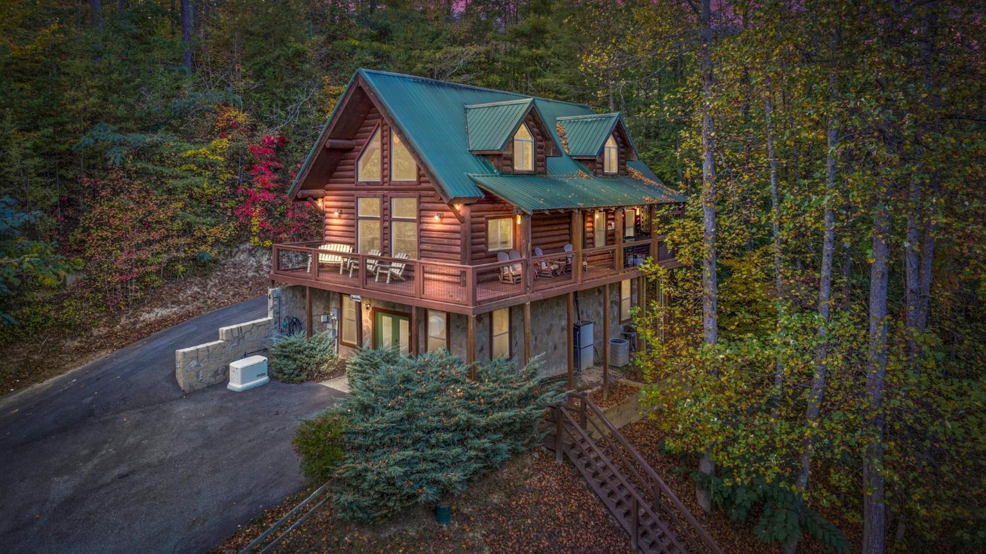 Relaxation Retreat - Pickleball Cabin - Wi-Fi, Fire Pit With Bar, Ev, Game Room, Hot Tub, Pool Access - Mins To Pf Sevierville Exterior foto