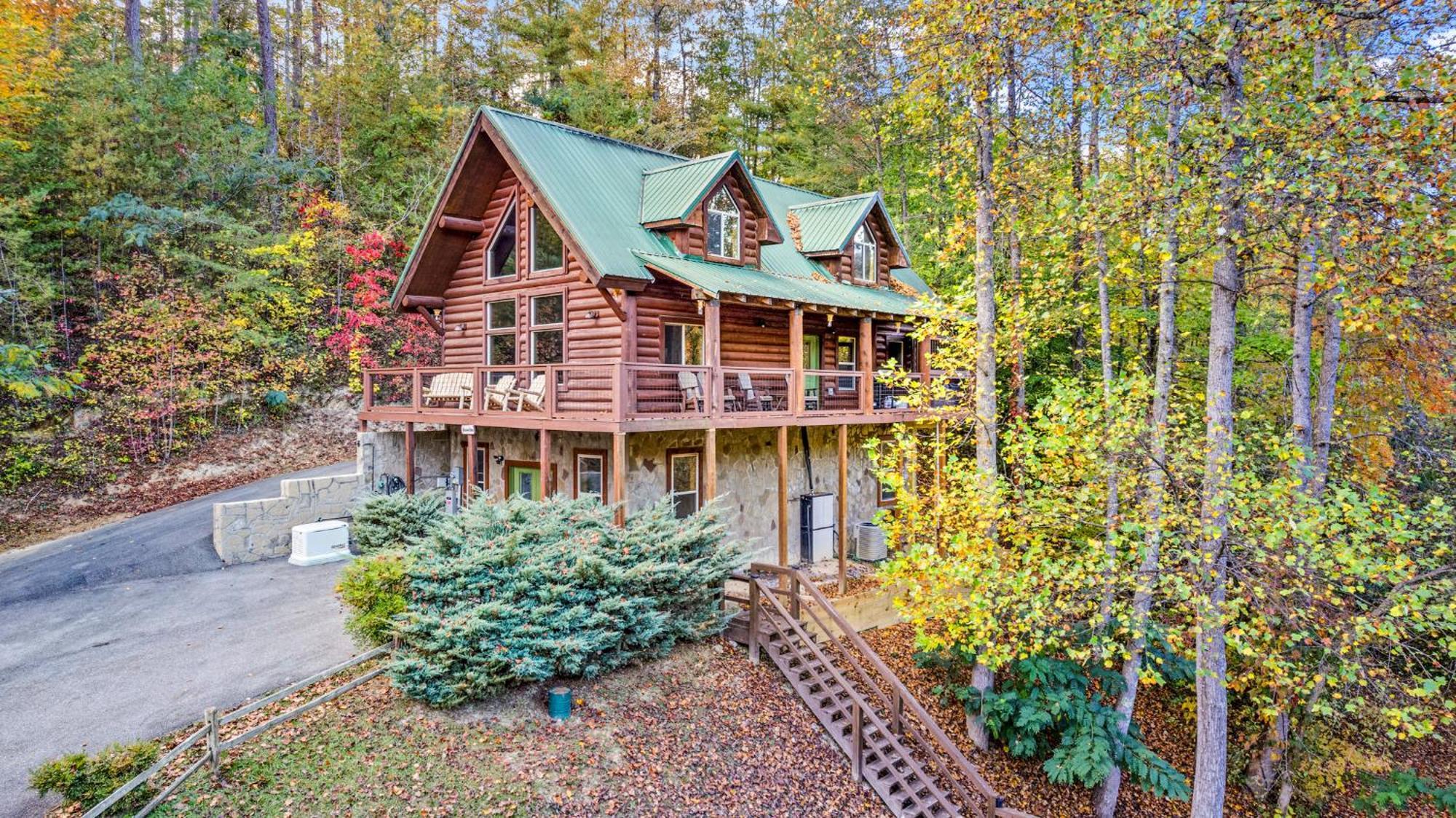 Relaxation Retreat - Pickleball Cabin - Wi-Fi, Fire Pit With Bar, Ev, Game Room, Hot Tub, Pool Access - Mins To Pf Sevierville Exterior foto
