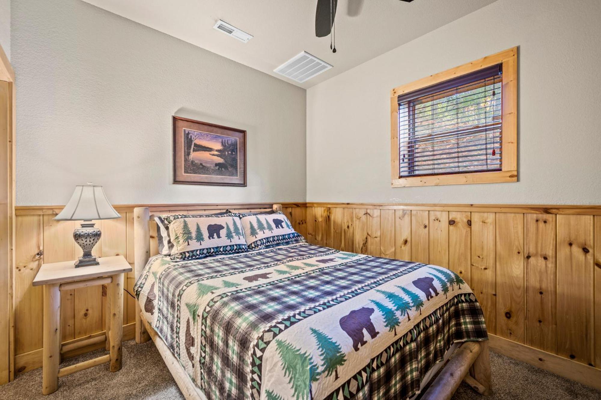Relaxation Retreat - Pickleball Cabin - Wi-Fi, Fire Pit With Bar, Ev, Game Room, Hot Tub, Pool Access - Mins To Pf Sevierville Exterior foto