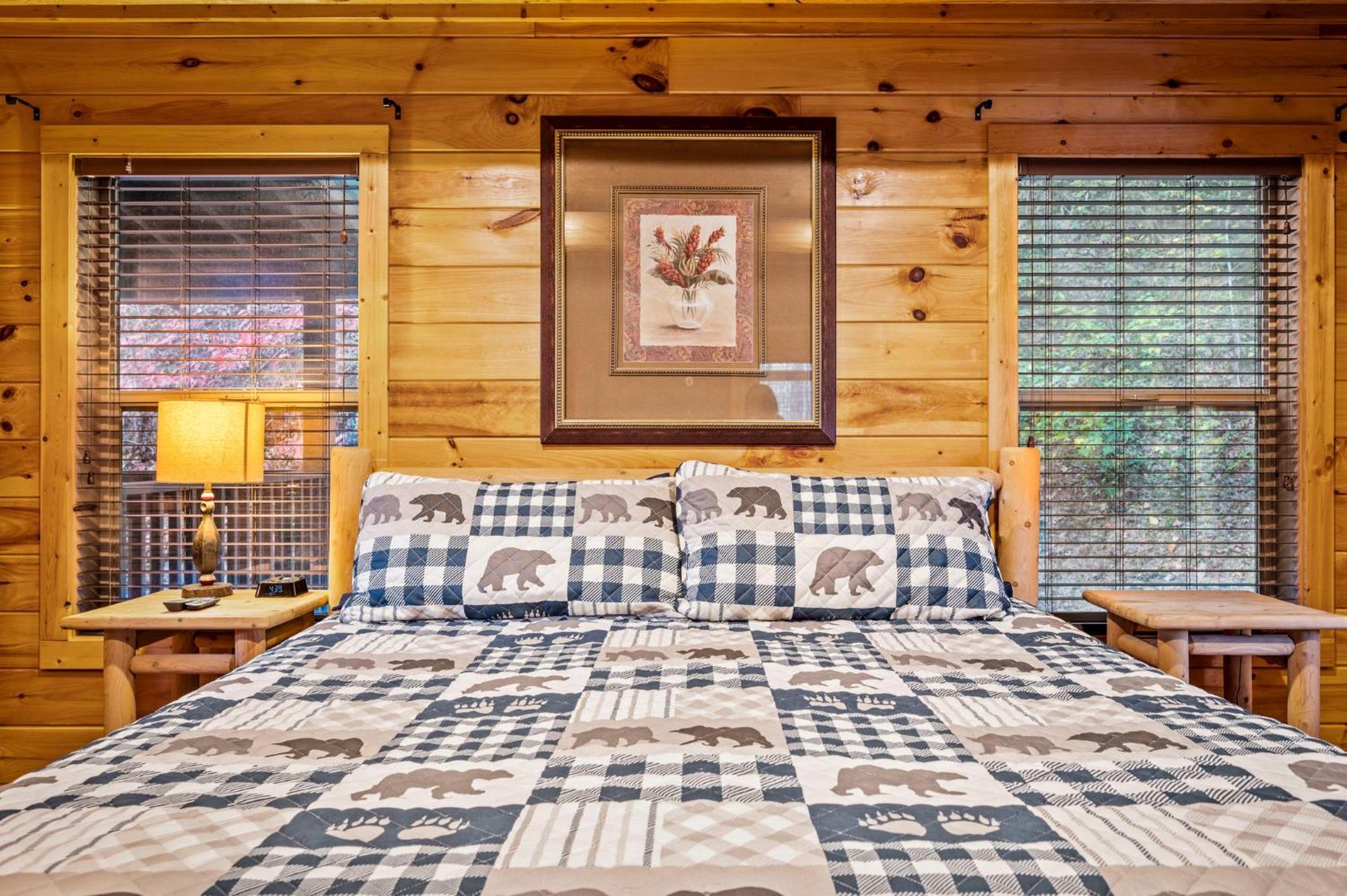 Relaxation Retreat - Pickleball Cabin - Wi-Fi, Fire Pit With Bar, Ev, Game Room, Hot Tub, Pool Access - Mins To Pf Sevierville Exterior foto