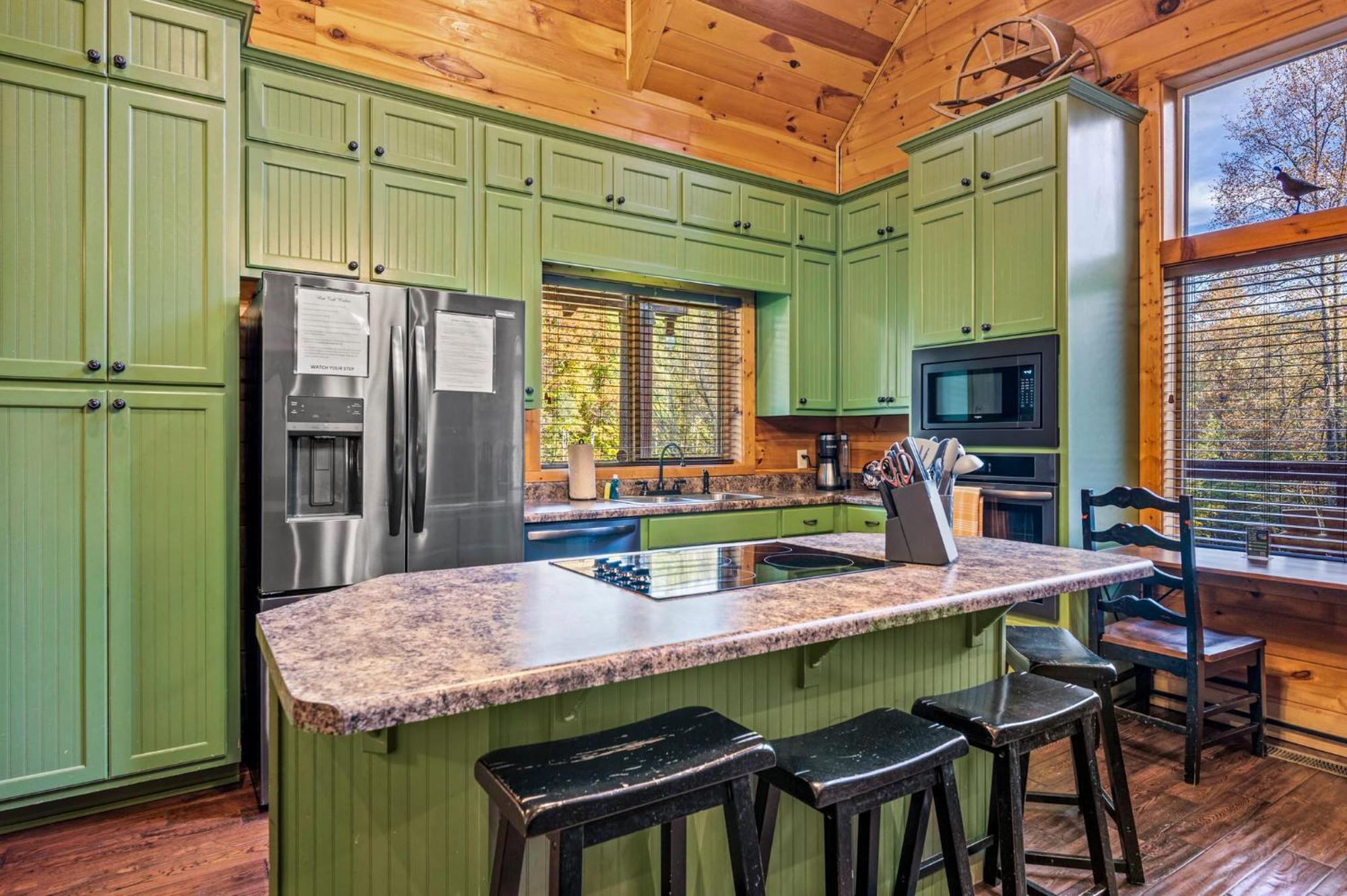 Relaxation Retreat - Pickleball Cabin - Wi-Fi, Fire Pit With Bar, Ev, Game Room, Hot Tub, Pool Access - Mins To Pf Sevierville Exterior foto